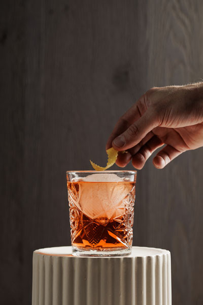 Hemingway Bar Roter Drink 0012 L