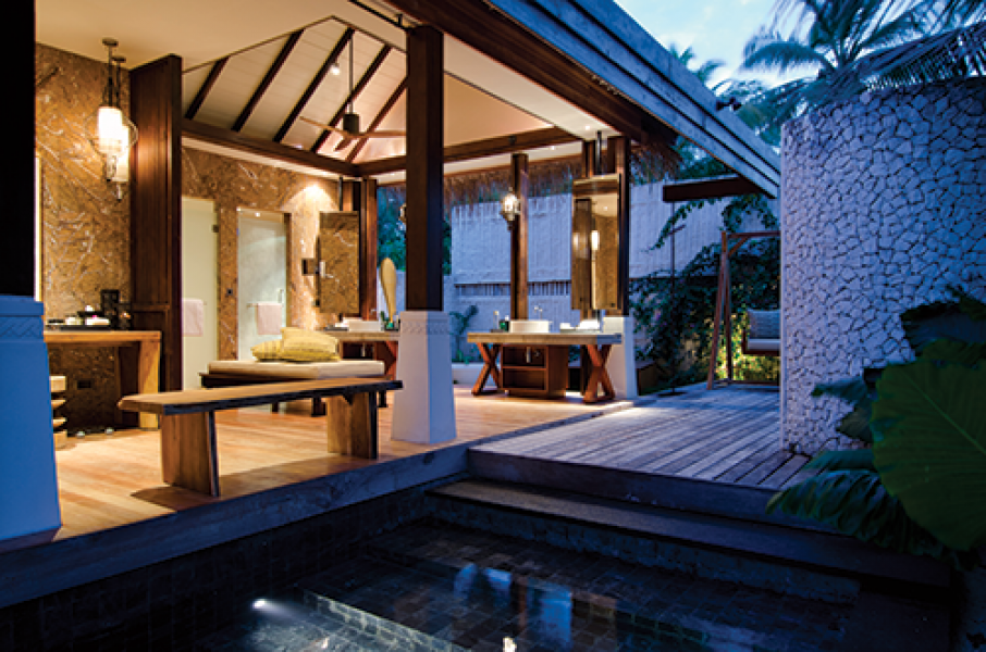 Jumeirah Vittaveli Beach Villa Bathroom1