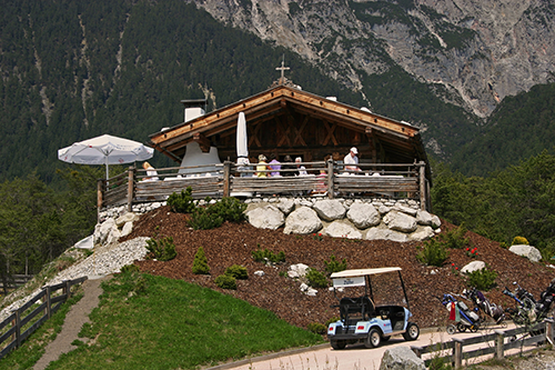 BB on tour 1 Einkehr auf die Stoettlalm im GC Miemimger Plateau
