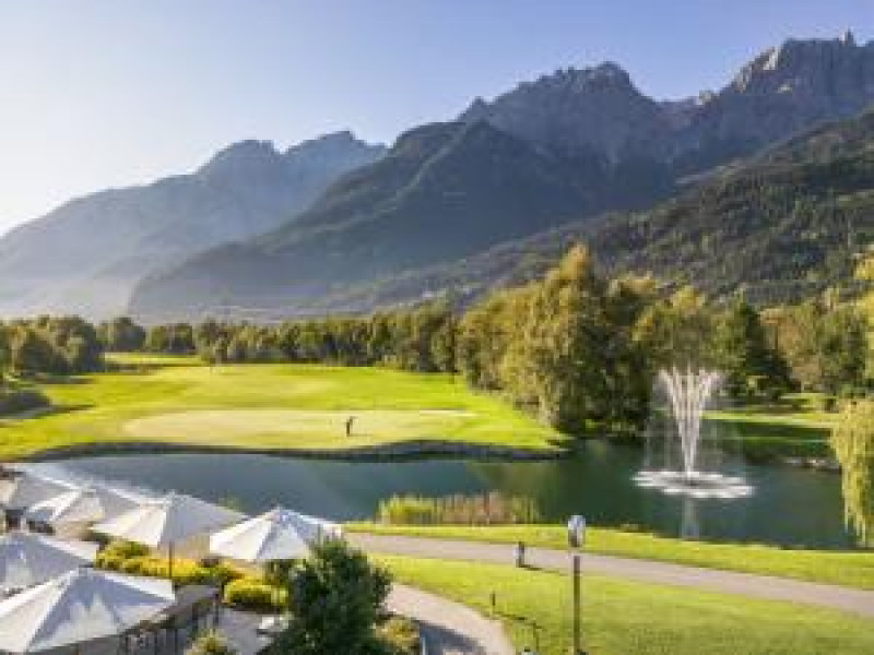 36 Loch Golfplatz 02