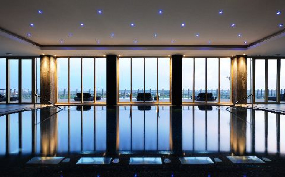 Tivoli Victoria Elements Spa by Banyan Tree indoor pool pano