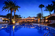 HR 28 Pool area by night2