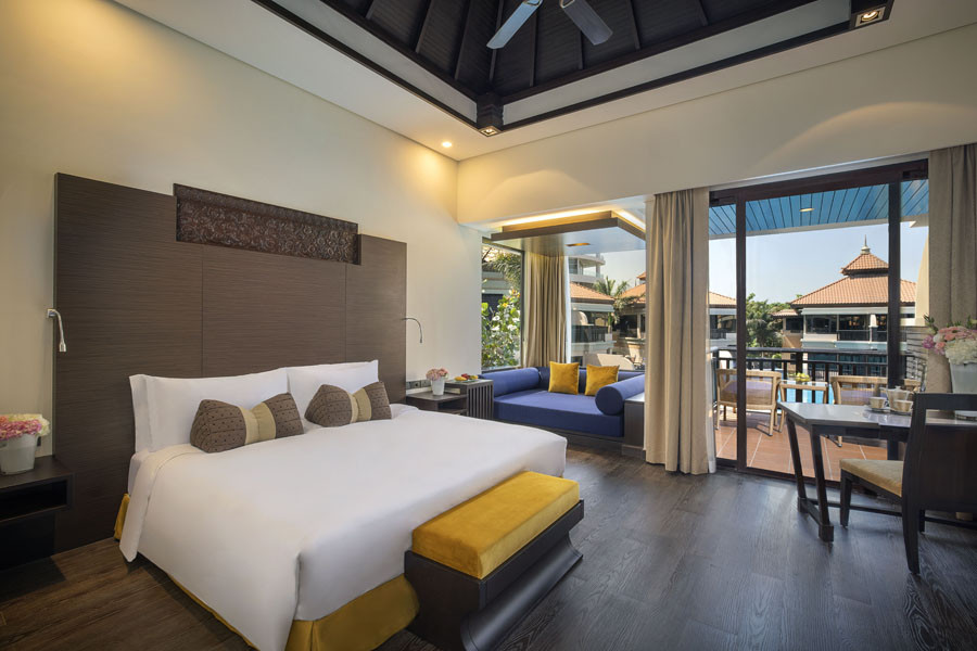 Anantara The Palm Dubai Resort Deluxe Lagoon Bedroom © Anantara Hotels, Resorts & Spas