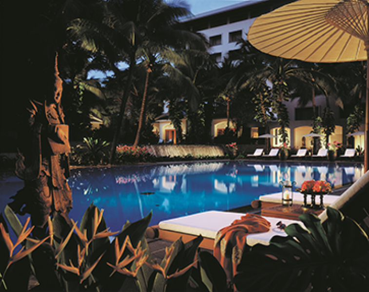 Anantara Siam Bangkok Hotel Pool2
