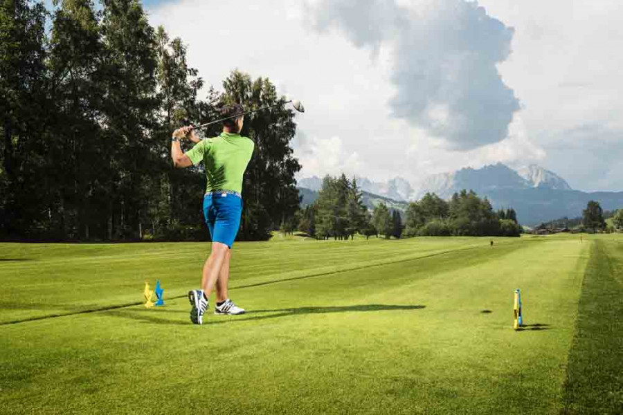 Abschlag Gams GC Kitzbuhel Schwarzsee