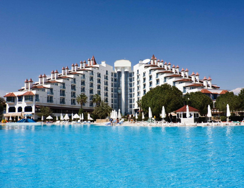 otel havuzdan