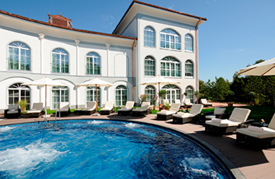 Hotel Gut Ising Ising Spa Wellness Sonnendeck und Hotel4