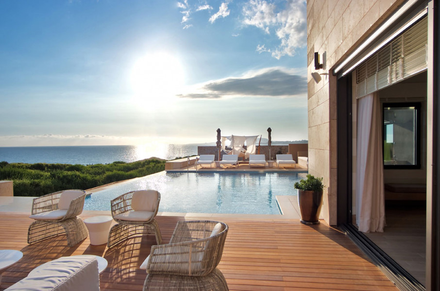Romanos Resort 2
