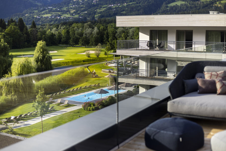 Dolomitengolf Suites Dachterrasse Gartenblick