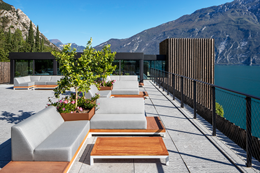 Rooftop Bar EALA GESIA 2