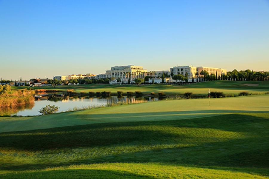 Victoria 14th Green and 18th Fairway4