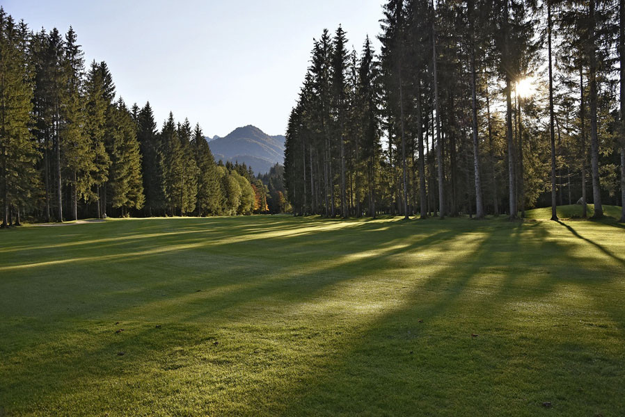 Loch 13 golf.at