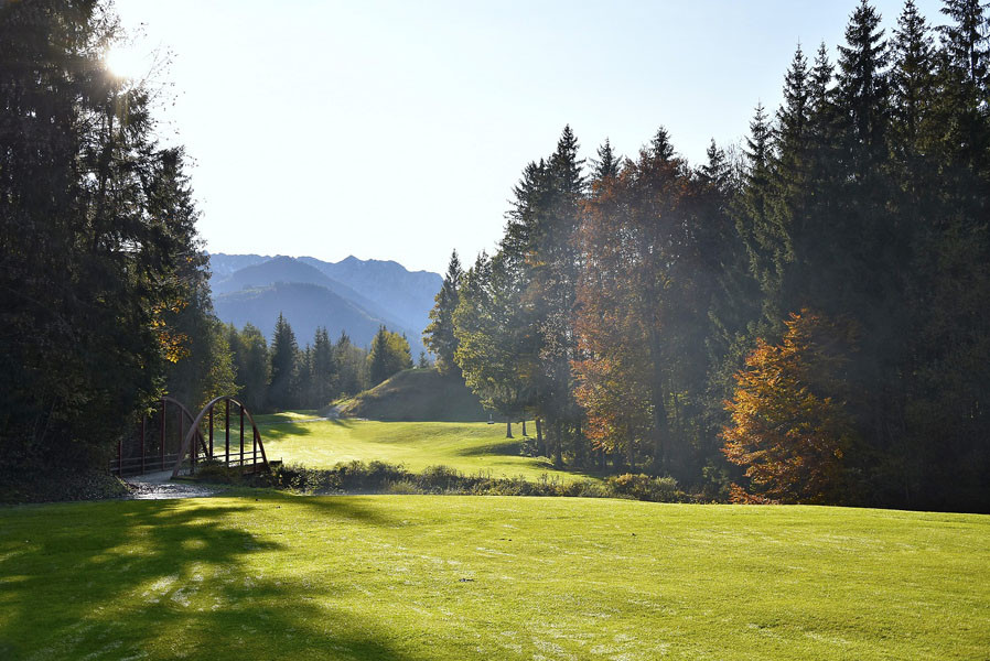 Loch 4 golf.at