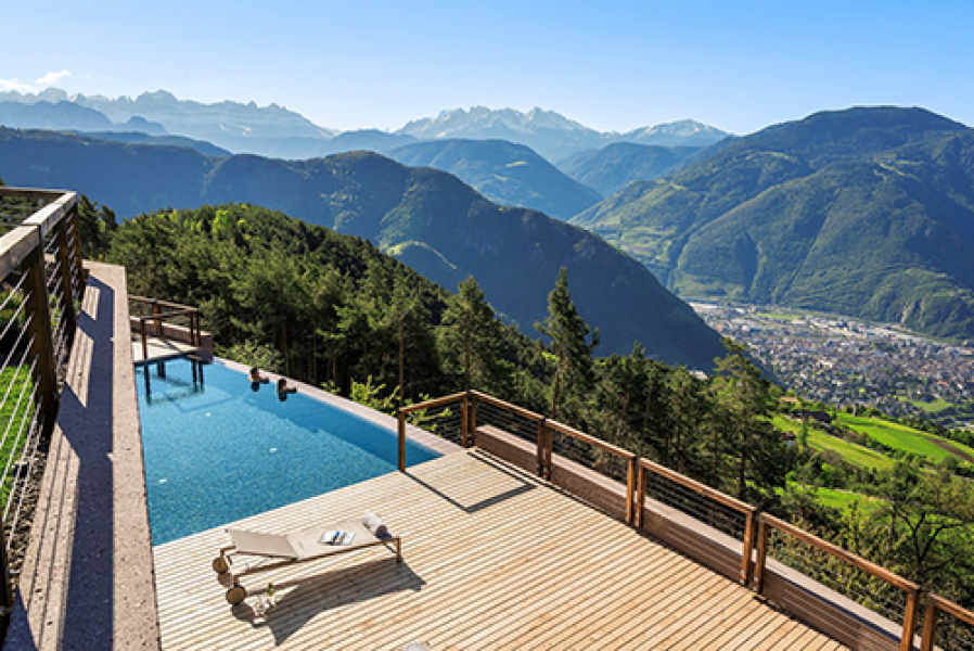 Blick uber Bozen Hotel Belvedere Gunter Standl2