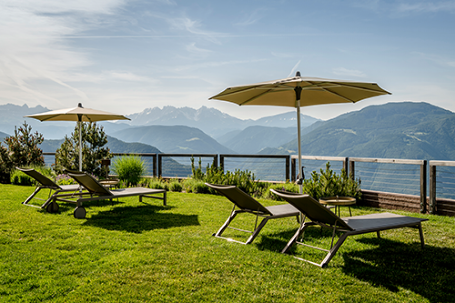 Sonnen mit Dolomitenblick Hotel Belvedere Gunter Standl 2