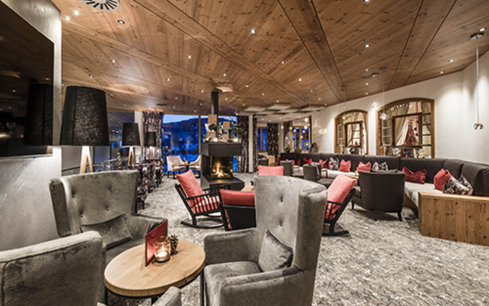 neue kaminlounge laedt zum entspannen ein c hannes niederkofler peternhof