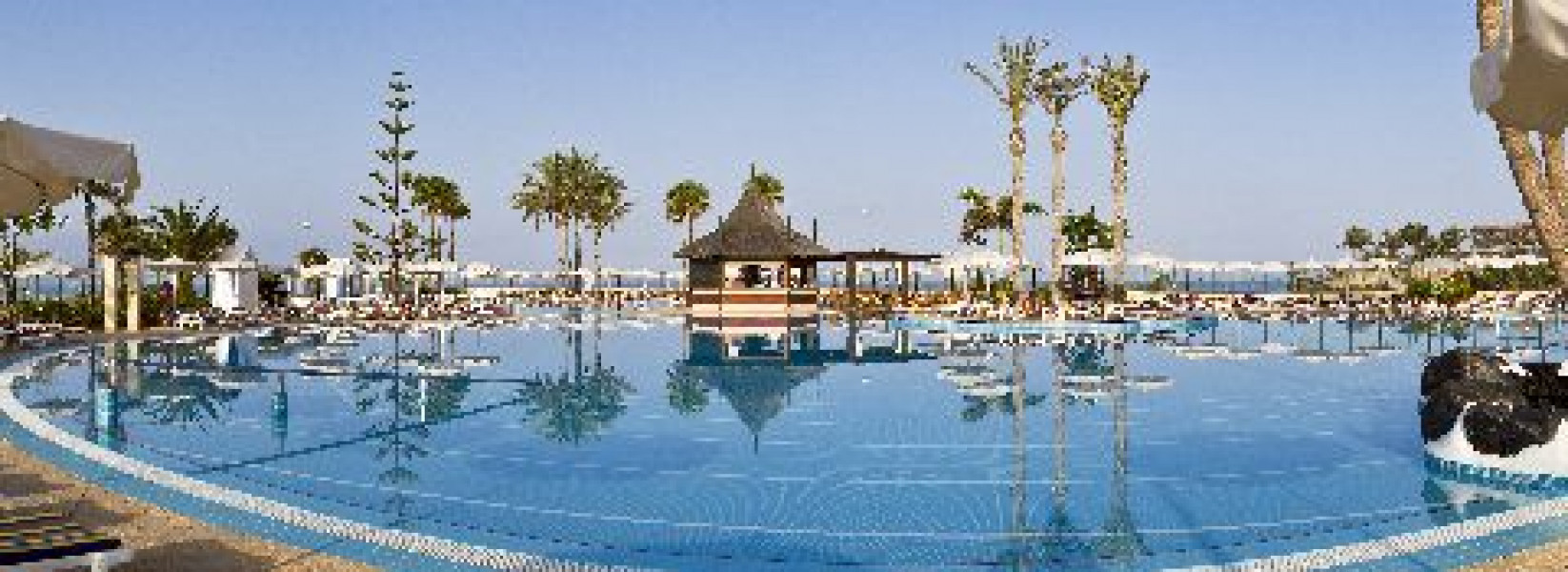 Pool area pan