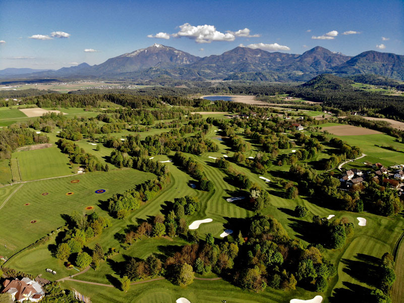 Blick ueber den Golfpark Klopeinersee