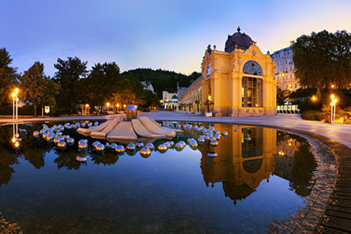 Marienbad Singende Fontaene mit Kolonade Ladislav Renner CzechTourism2