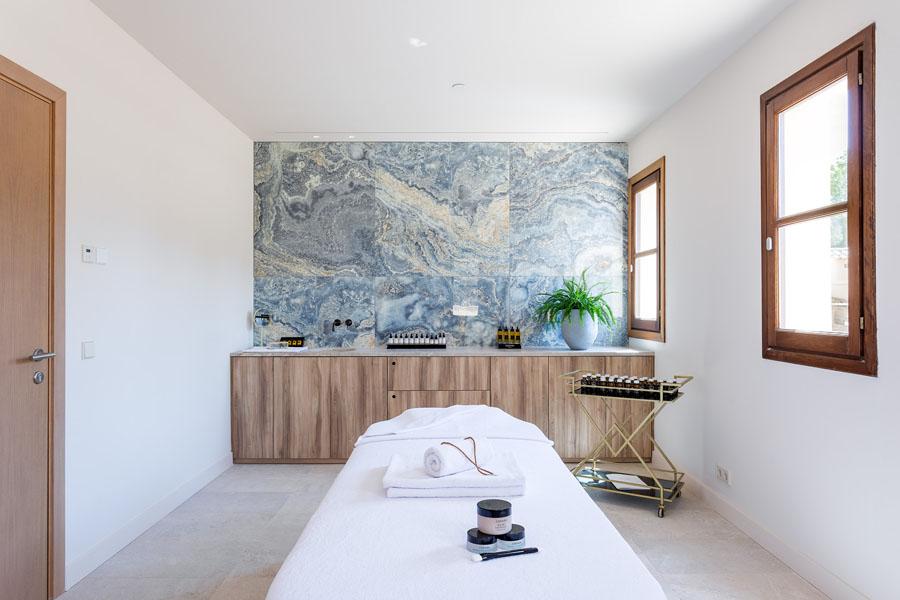 2. Spa Cabin