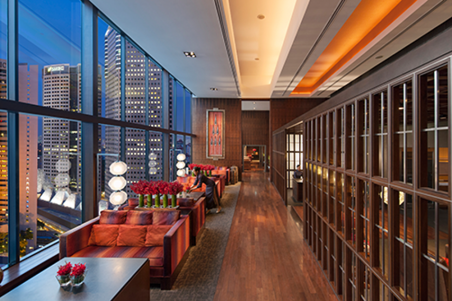 Overview of The Oriental Club Lounge