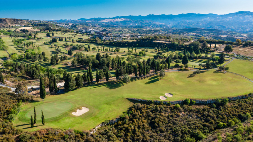 Minthis 14th hole