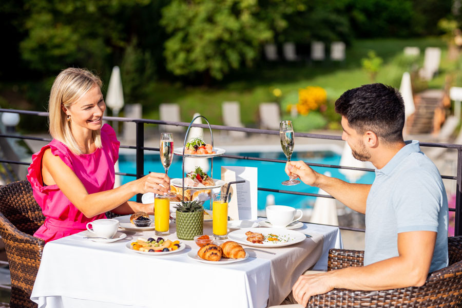 WBH Frühstück Terrasse©Daniel Waschnig ASC5181