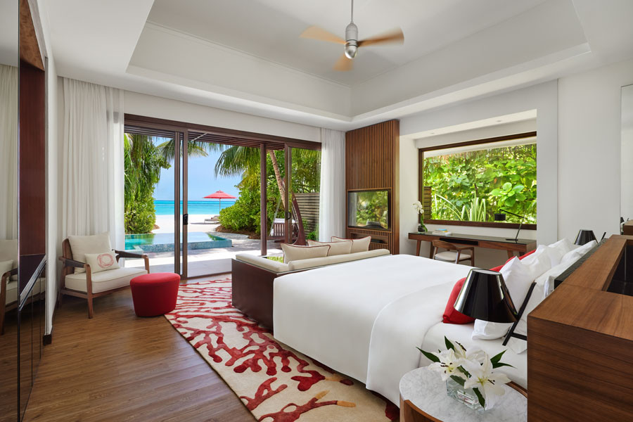Deluxe Beach Pool Villa Bedroom © Niyama Private Islands