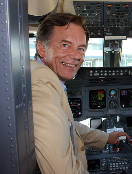 1 SGV Prasident im Cockpit2