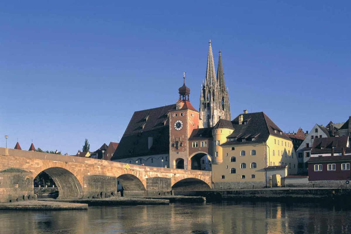 Steinerne Bruecke und Dom