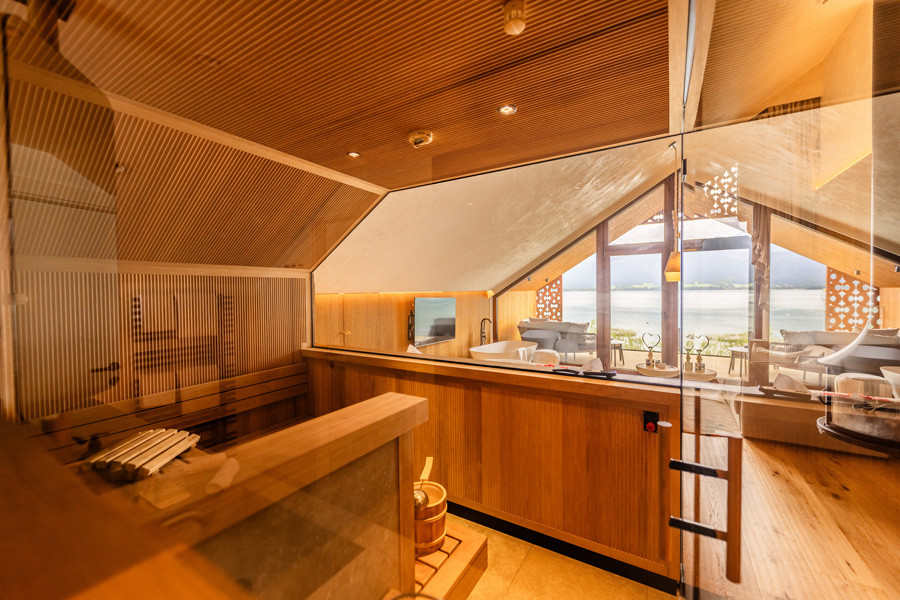 2024 07 01 Hotel Seevilla am Wolfgangsee Zimmer neu 4.Stockwerk photo by michaelgroessinger.com 1U1A6746 HDR