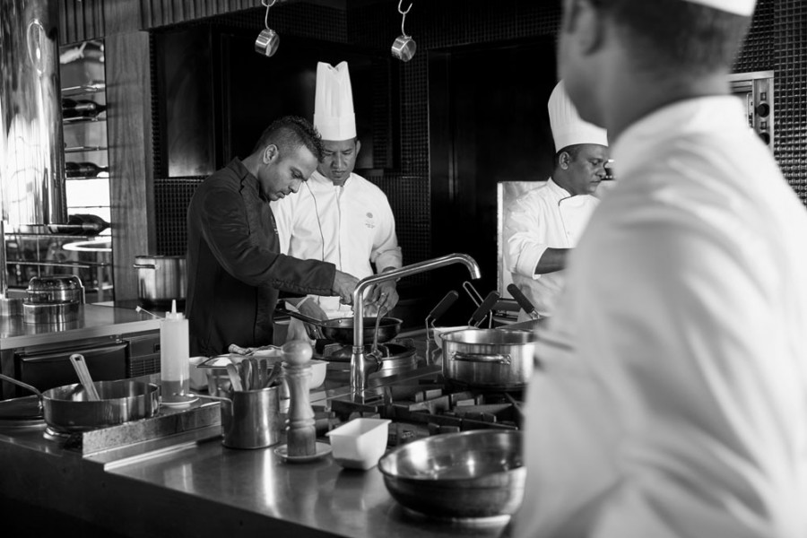 Aragu Restaurant team