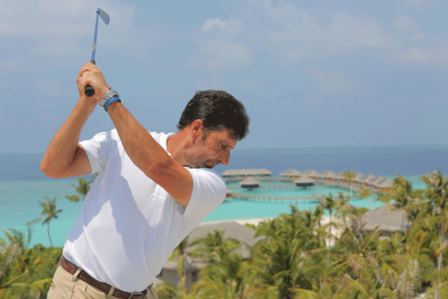 Olazabal takes aim in paradise
