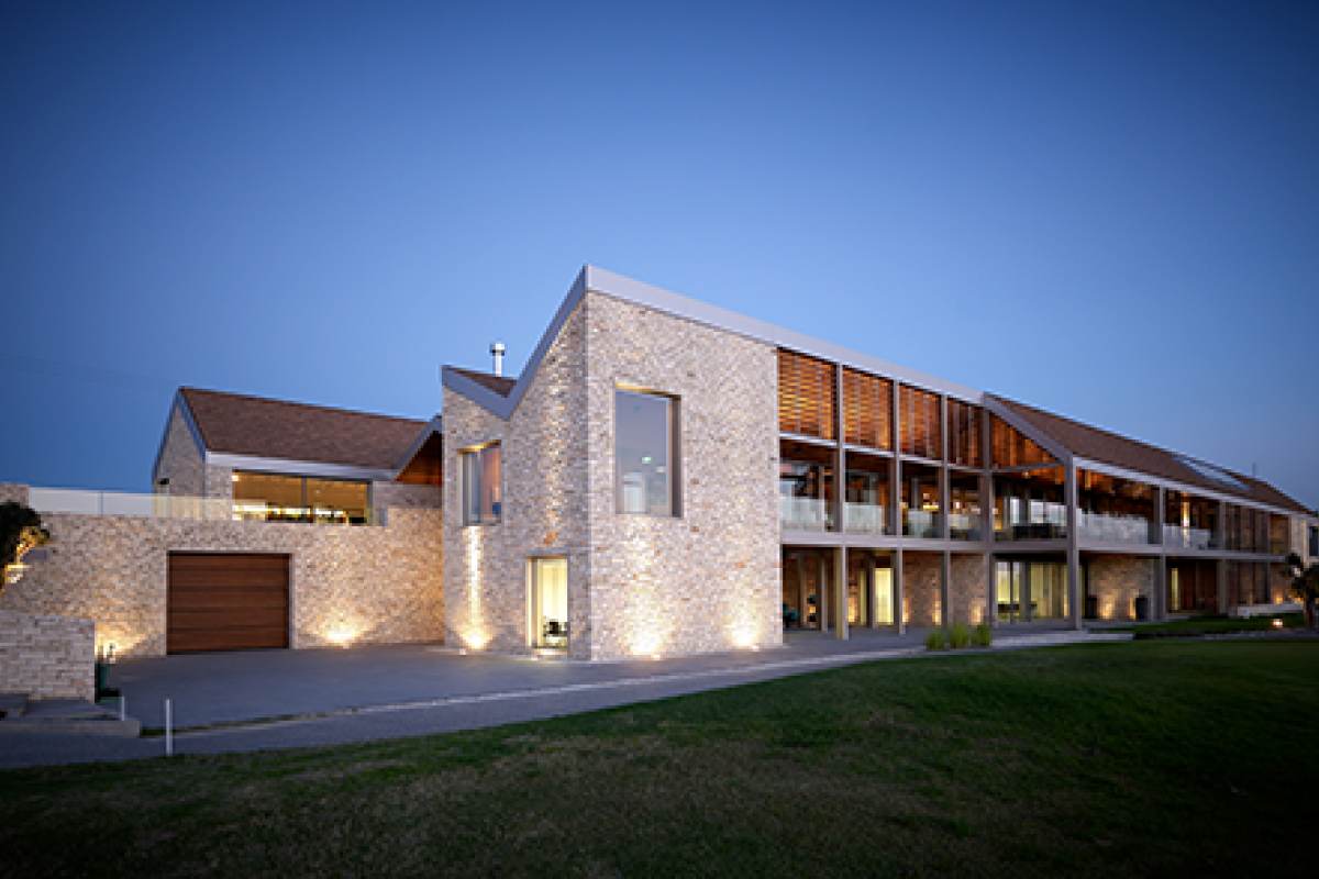 MH CLUBHOUSE BY NIGHT41